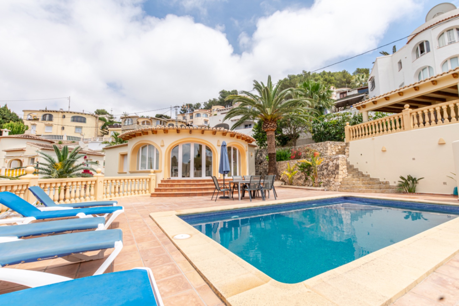 Maison avec piscine, terrasses et appartement indépendant à Benissa